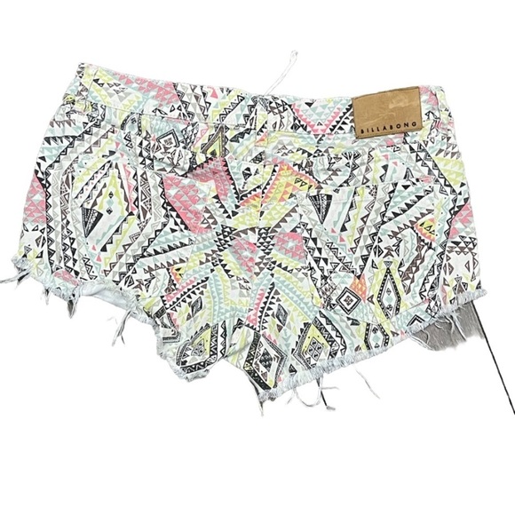 Billabong lite hearted Shorts Women’s Multicolored Aztec western Pockets Sz 30 - Picture 2 of 9